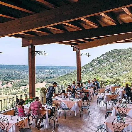 فندق Ispinigoli