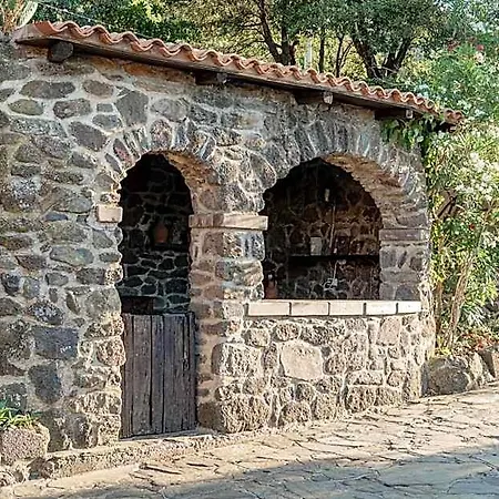 Ispinigoli فندق 3*